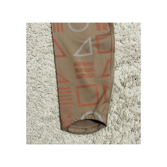 Nike Printed Workout Leggings - Picture 8 of 8